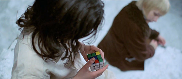 Rubiks kubus in film Lat den ratte komma in - 2008